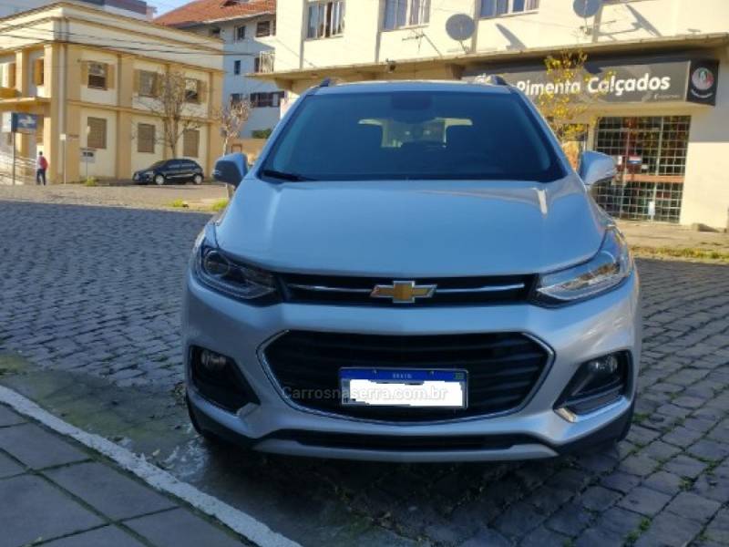 CHEVROLET - TRACKER - 2018/2019 - Prata - R$ 94.900,00