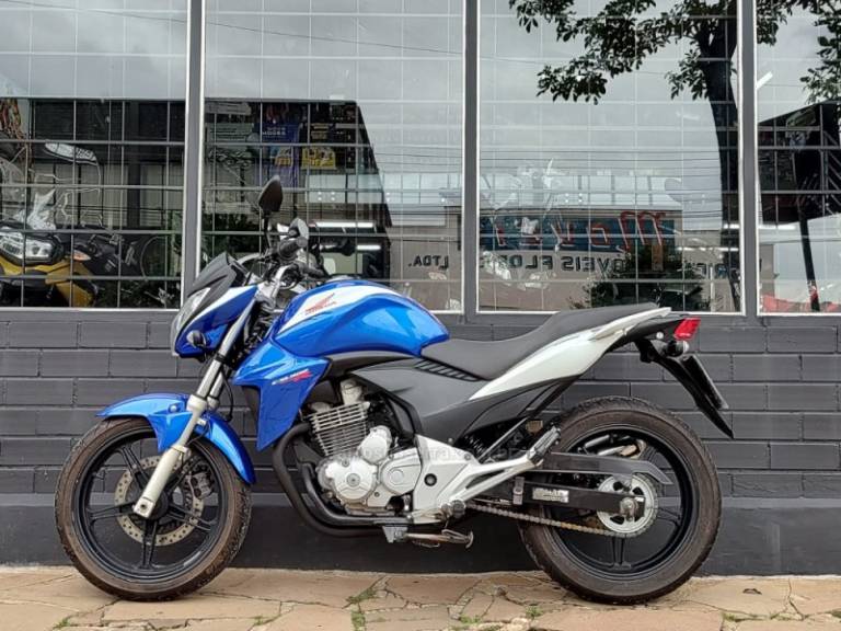 HONDA - CB 300R - 2013/2014 - Azul - Sob Consulta