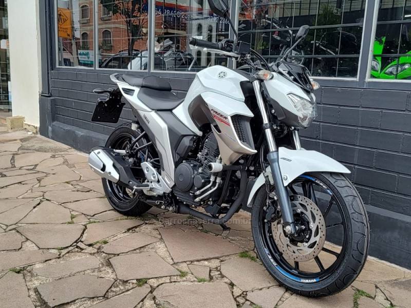 YAMAHA - FAZER - 2018/2018 - Branca - Sob Consulta