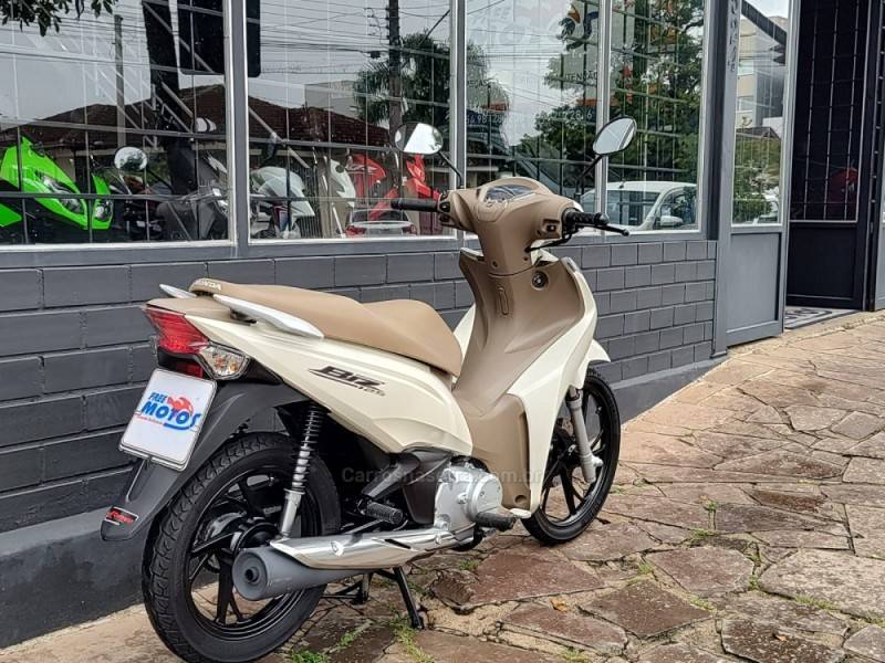 HONDA - BIZ 125 - 2023/2024 - Branca - R$ 17.500,00