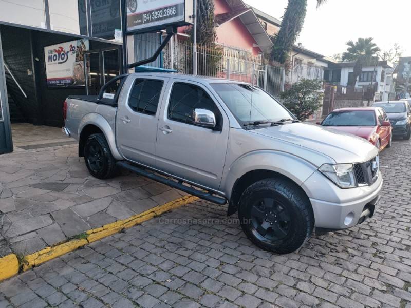 NISSAN - FRONTIER - 2007/2008 - Prata - R$ 82.900,00