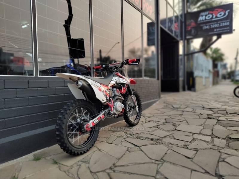 HONDA - CRF 230F - 2014/2014 - Vermelha - Sob Consulta