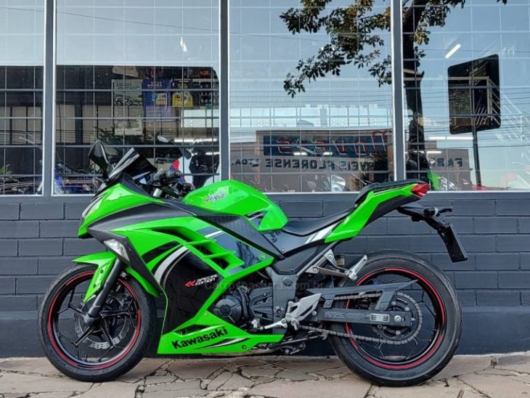 KAWASAKI - NINJA 300 - 2014/2014 - Verde - Sob Consulta
