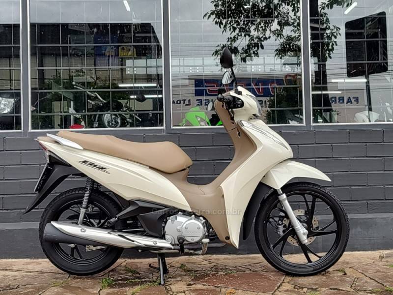 HONDA - BIZ 125 - 2023/2024 - Branca - R$ 17.500,00
