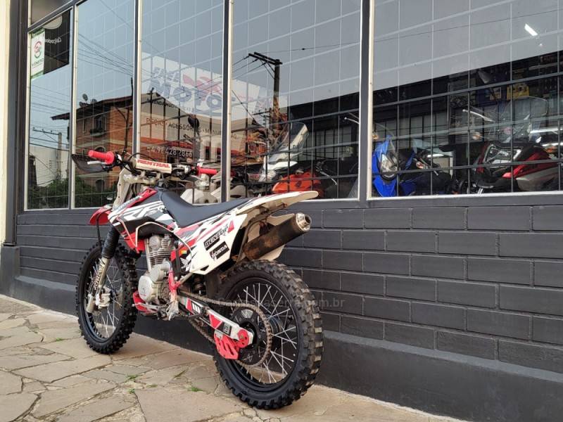 HONDA - CRF 230F - 2014/2014 - Vermelha - Sob Consulta