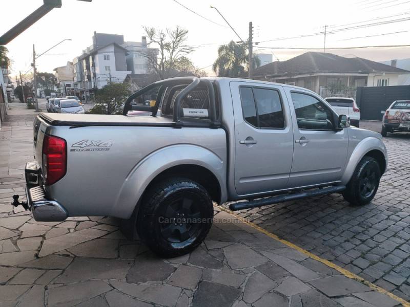 NISSAN - FRONTIER - 2007/2008 - Prata - R$ 82.900,00