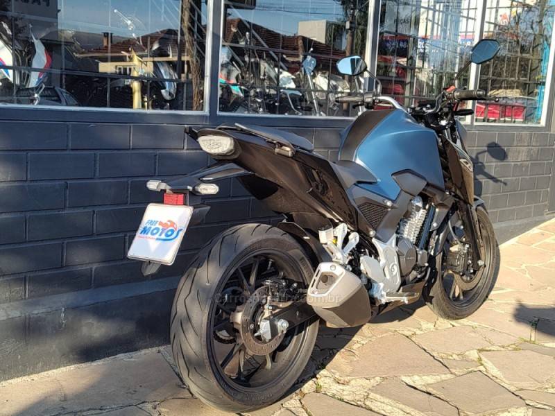 HONDA - CB 300F TWISTER - 2025/2025 - Azul - R$ 26.900,00