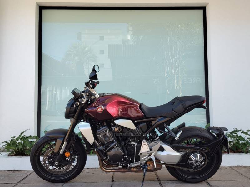 HONDA - CB 1000R - 2023/2024 - Vermelha - R$ 75.900,00