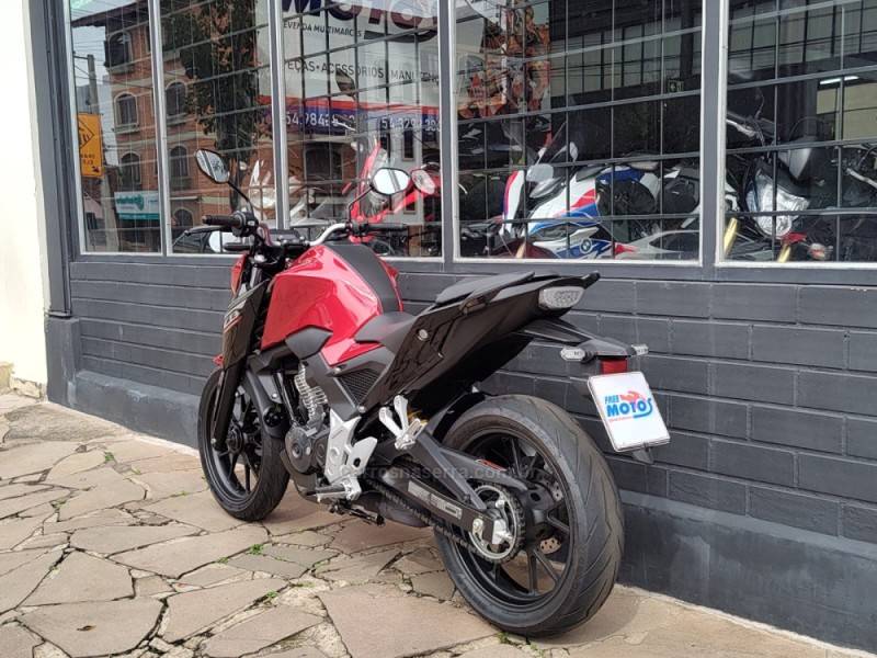 HONDA - CB 300F TWISTER - 2025/2025 - Vermelha - R$ 26.900,00