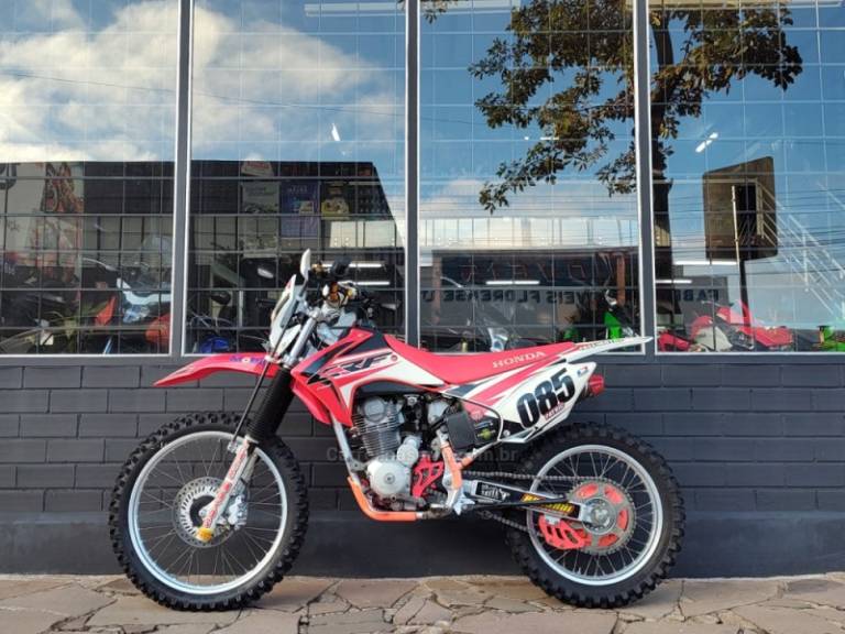 HONDA - CRF 230F - 2016/2017 - Vermelha - Sob Consulta