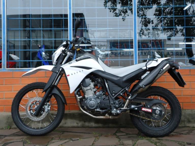 YAMAHA - XT - 2013/2014 - Branca - R$ 38.900,00