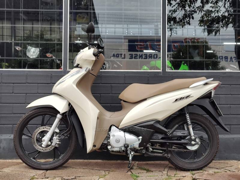 HONDA - BIZ 125 - 2023/2024 - Branca - R$ 17.500,00