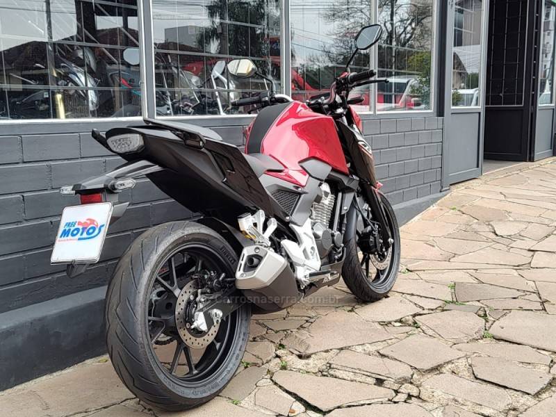 HONDA - CB 300F TWISTER - 2025/2025 - Vermelha - R$ 26.900,00