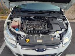 FORD - FOCUS - 2014/2015 - Branca - Sob Consulta