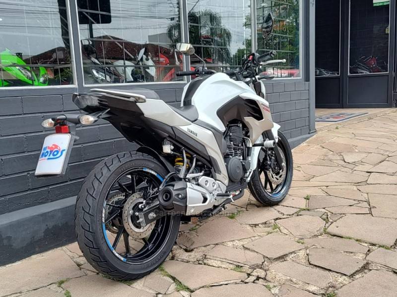 YAMAHA - FAZER - 2018/2018 - Branca - Sob Consulta