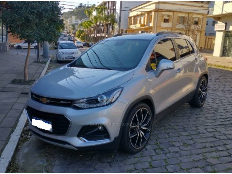 CHEVROLET - TRACKER - 2018/2019 - Prata - R$ 94.900,00