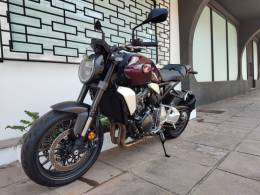 HONDA - CB 1000R - 2023/2024 - Vermelha - R$ 75.900,00